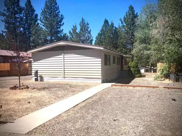 Bend, OR 97702,19950 Driftwood CT #307