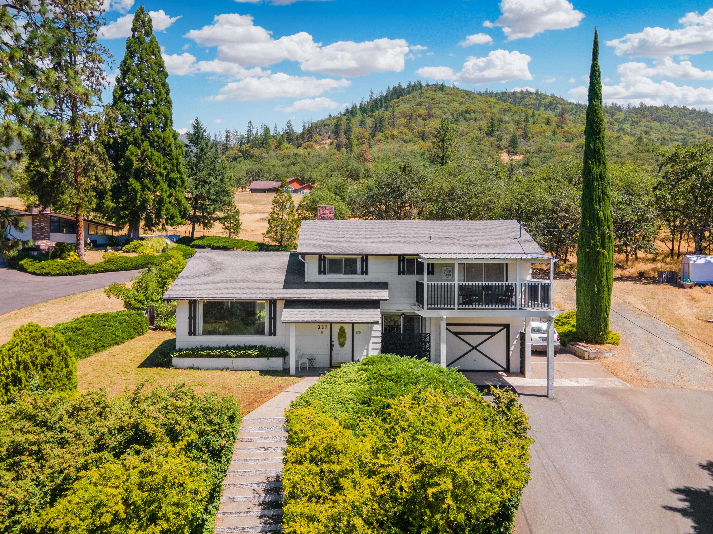 337 Scenic DR, Grants Pass, OR 97526