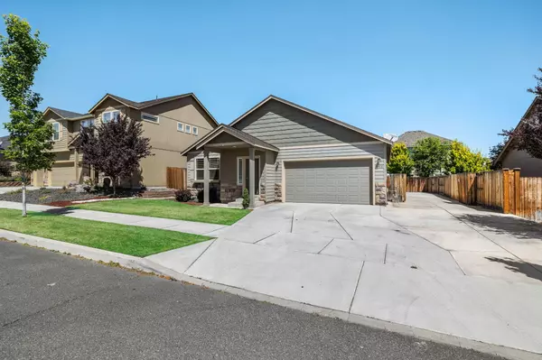 Redmond, OR 97756,2403 Glen Oak AVE