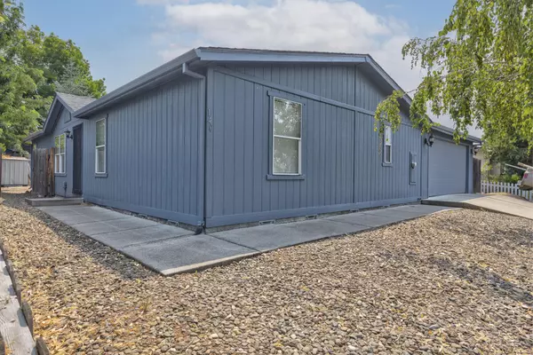 140 Eagle View DR, Eagle Point, OR 97524