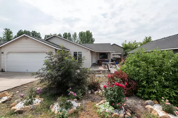 724 Oak PL, Redmond, OR 97756