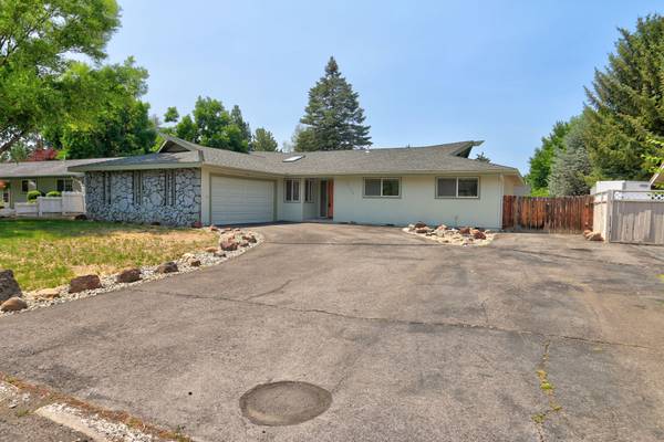 Klamath Falls, OR 97603,3704 La Marada WAY