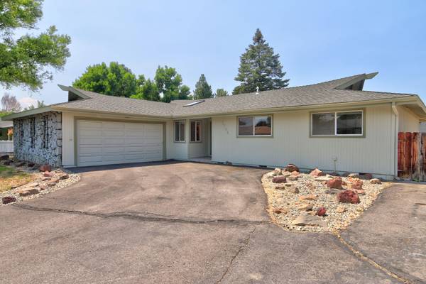 Klamath Falls, OR 97603,3704 La Marada WAY