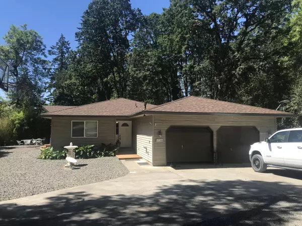 17200 Monroe LN, Mulino, OR 97042