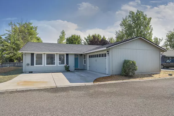 3460 Lazy LN, White City, OR 97503