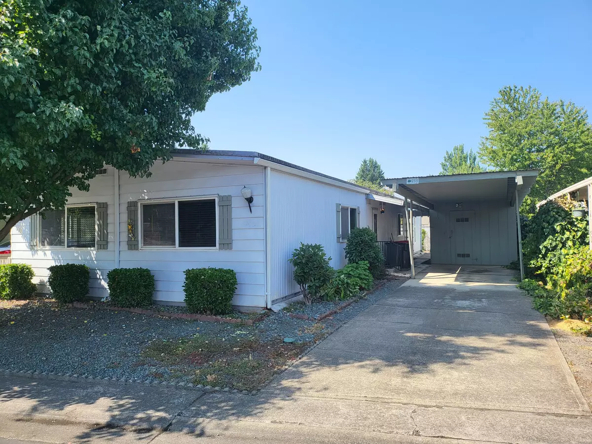 Medford, OR 97501,2252 Table Rock RD #233