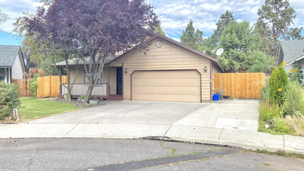 2669 Moonlight DR, Bend, OR 97701