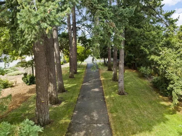 Grants Pass, OR 97526,1218 5th ST