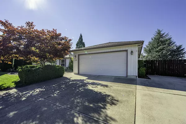 56 Osprey DR, Eagle Point, OR 97524