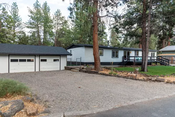 Bend, OR 97702,60950 Ashford DR