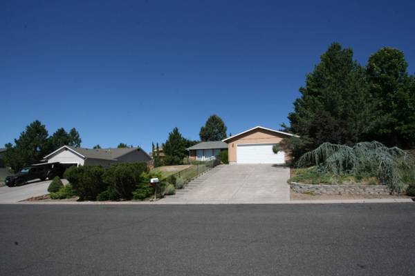 Klamath Falls, OR 97603,5611 Upland DR