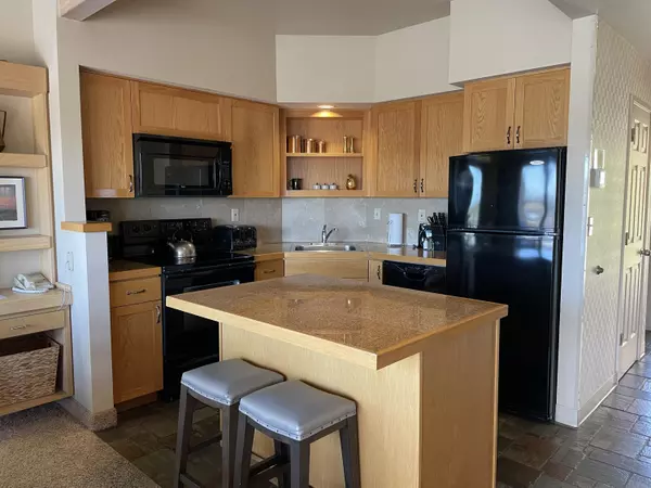 Redmond, OR 97756,1844 Redtail Hawk DR #RV55E