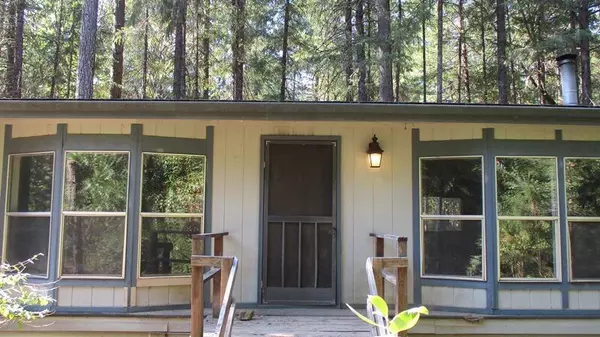 168 Linkhart DR, Selma, OR 97538