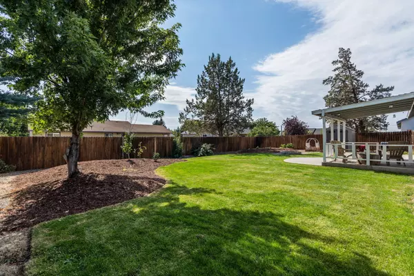 Redmond, OR 97756,952 Spruce PL