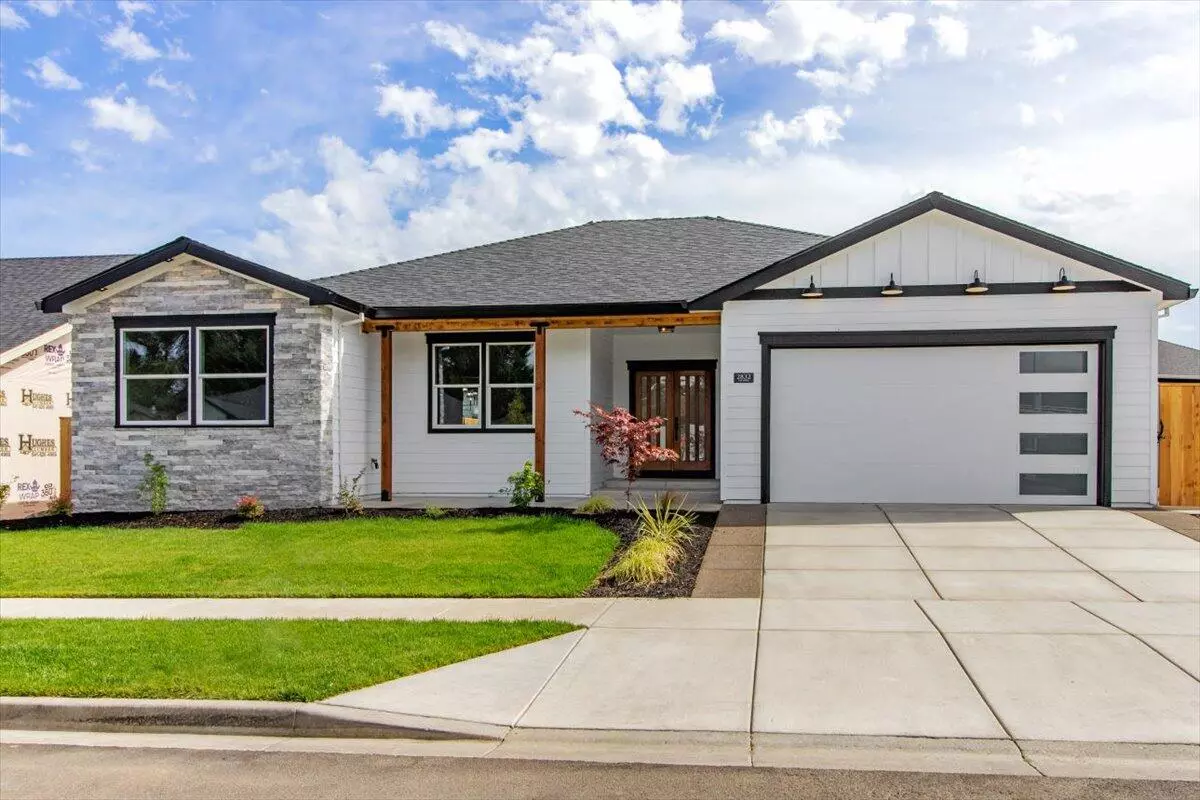 Medford, OR 97504,2832 Caldera LN