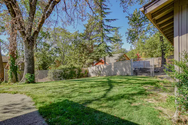 Grants Pass, OR 97526,760 Dewey DR