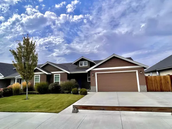 3131 Canyon DR, Redmond, OR 97756