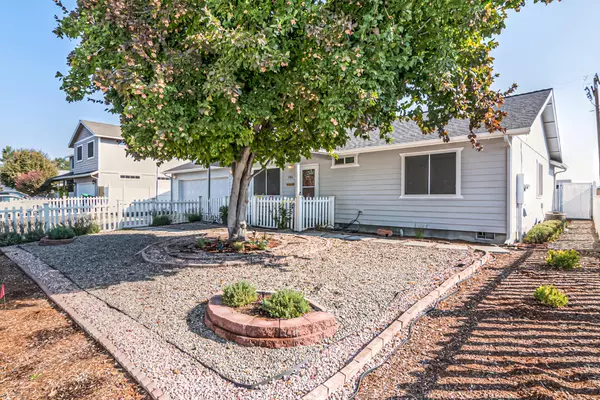 286 Mercury LN, Prineville, OR 97754