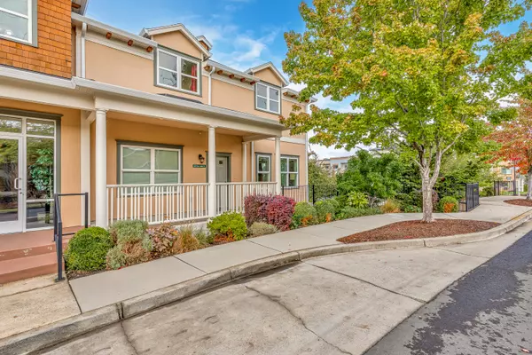 Ashland, OR 97520,628 Fair Oaks CT