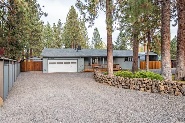 60850 Ruby PL, Bend, OR 97702