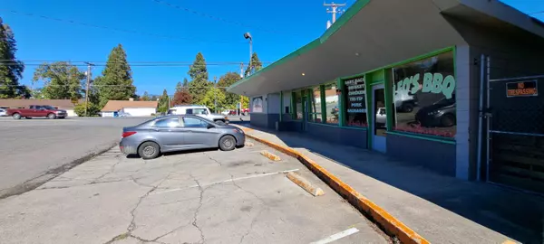 Grants Pass, OR 97527,949 Rogue River HWY