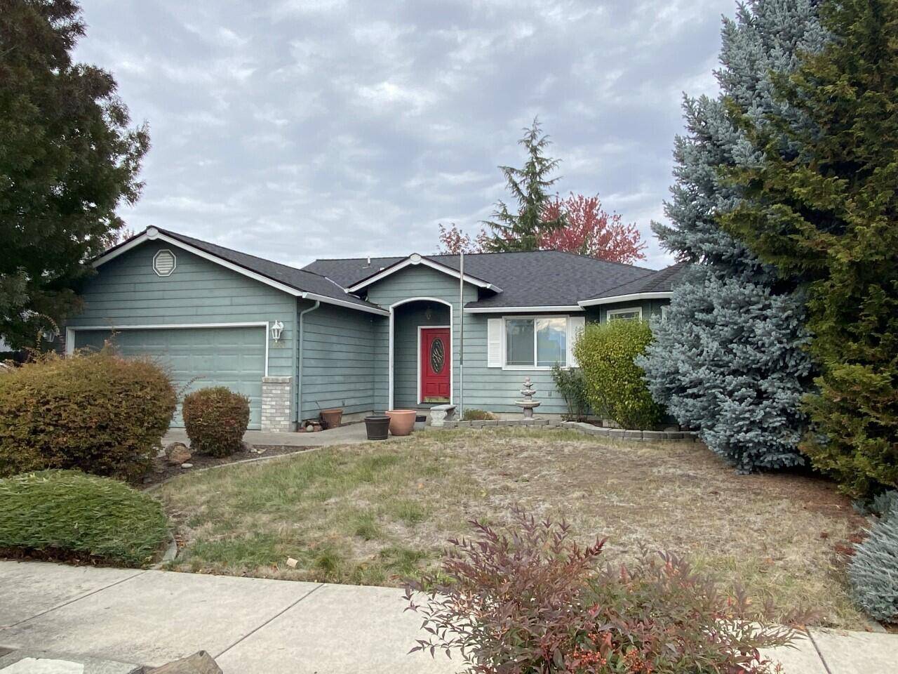 1653 Hondeleau LN,  Medford,  OR 97504