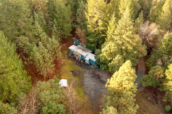 9520 Evans Creek RD, Rogue River, OR 97537