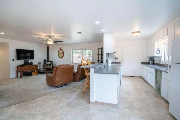 Selma, OR 97538,1344 Thompson Creek RD