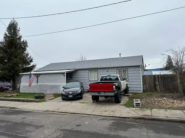 401 South Peach ST, Medford, OR 97501