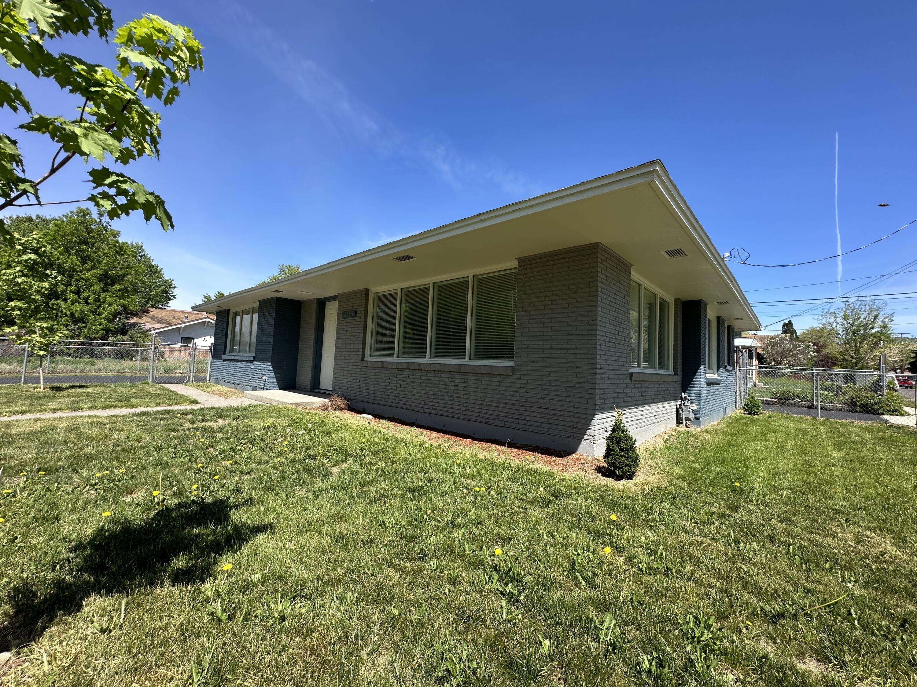 Klamath Falls, OR 97601,2161 Vine AVE
