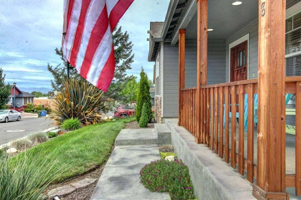 Eagle Point, OR 97524,278 Echo WAY