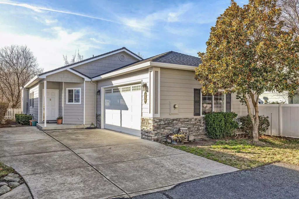 Ashland, OR 97520,336 Meadow DR