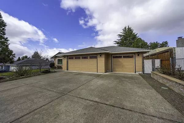 2947 Leonard AVE, Medford, OR 97504