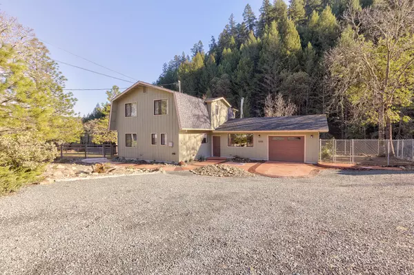 1155 Fielder Creek RD, Rogue River, OR 97537