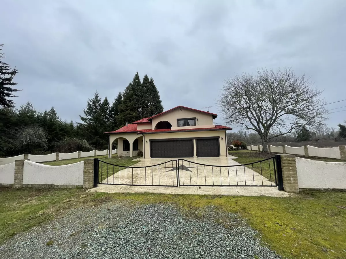 Riddle, OR 97469,2305 Glenbrook Loop RD