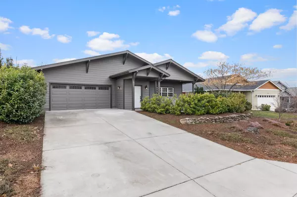 851 Oak Knoll DR, Ashland, OR 97520