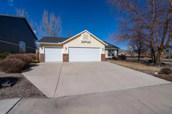 Redmond, OR 97756,1515 Teak AVE