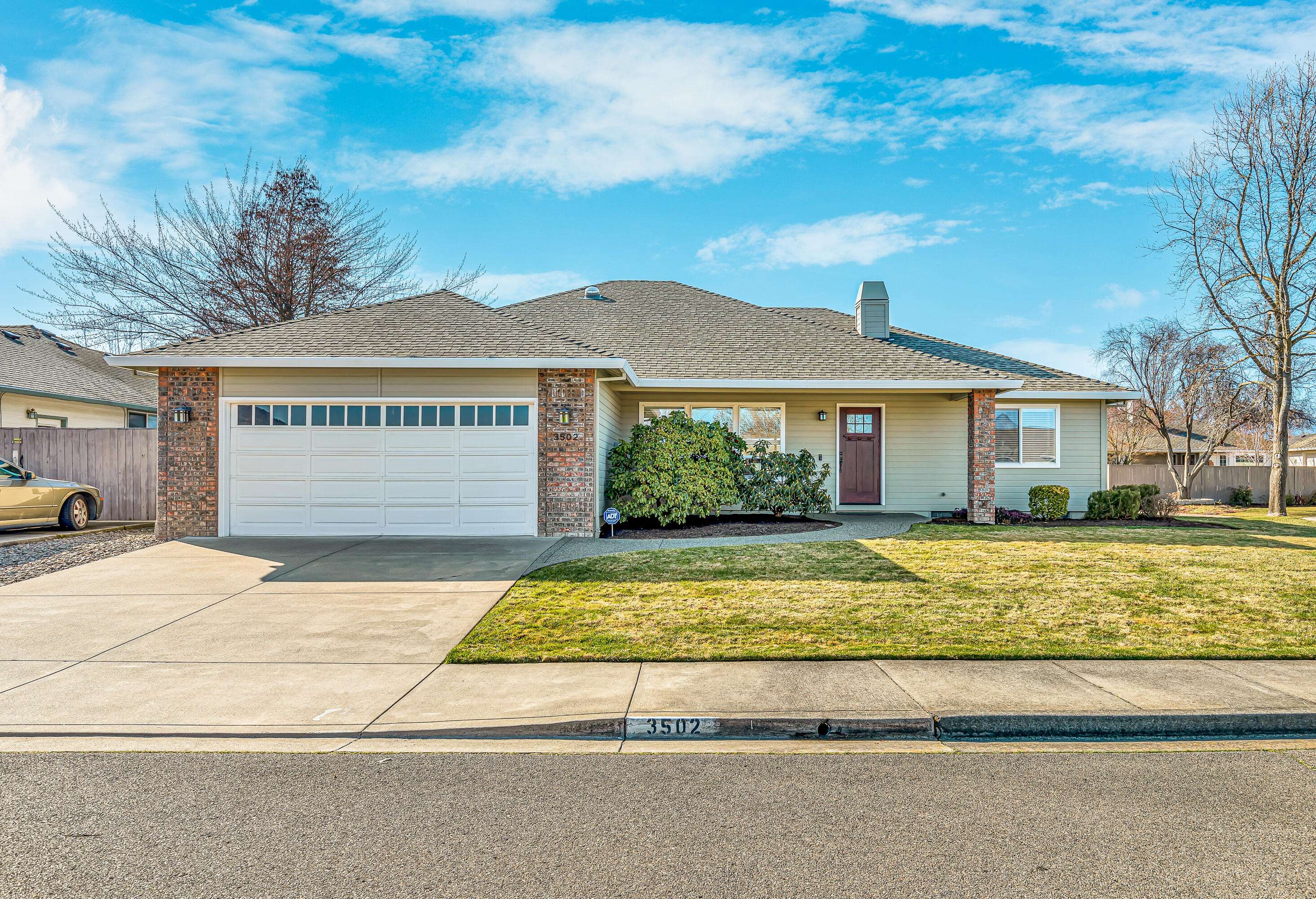 Medford, OR 97504,3502 Shawna DR