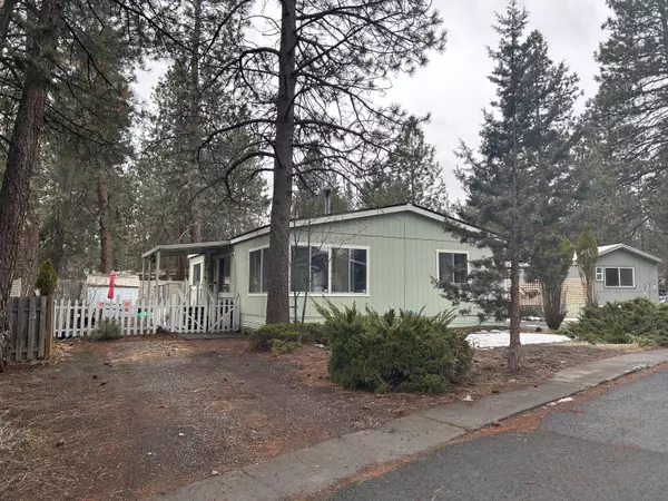 61040 Queens DR #15, Bend, OR 97702