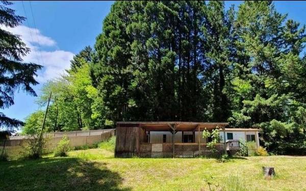 555 1st ST,  Elkton,  OR 97436