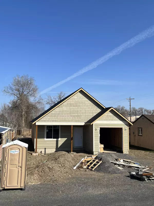 497 6th Ave. ST #24, Metolius, OR 97741