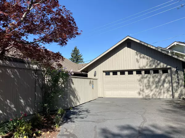 2689 Freedom WAY, Medford, OR 97504