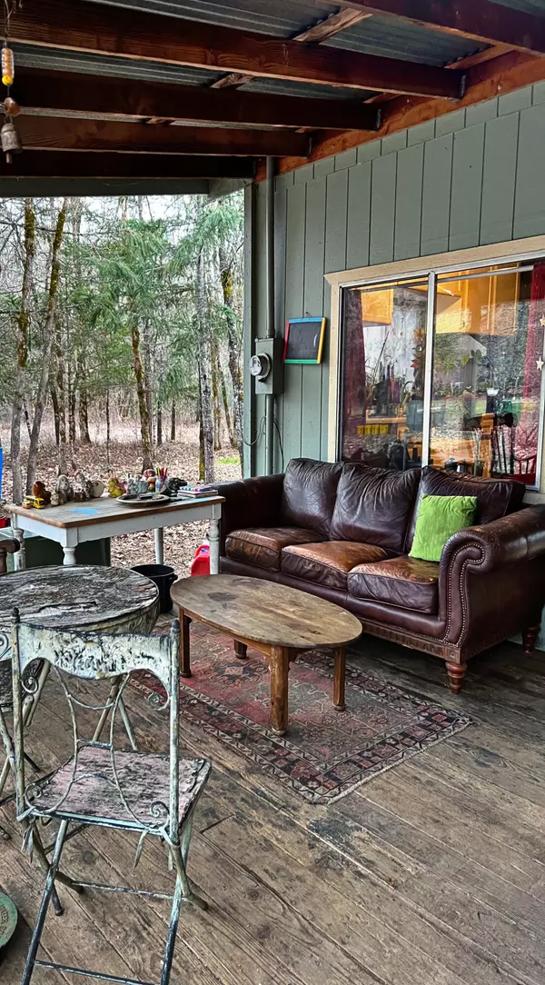 Cave Junction, OR 97523,389 Pine Cone DR