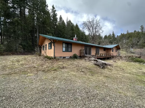 7185 Crowfoot RD, Trail, OR 97541