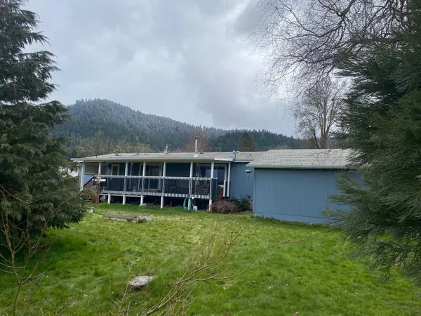 Glendale, OR 97442,141 Major DR