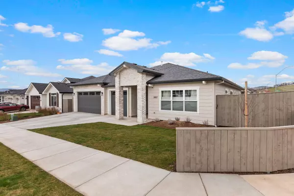 Medford, OR 97504,3887 Wyoming LN