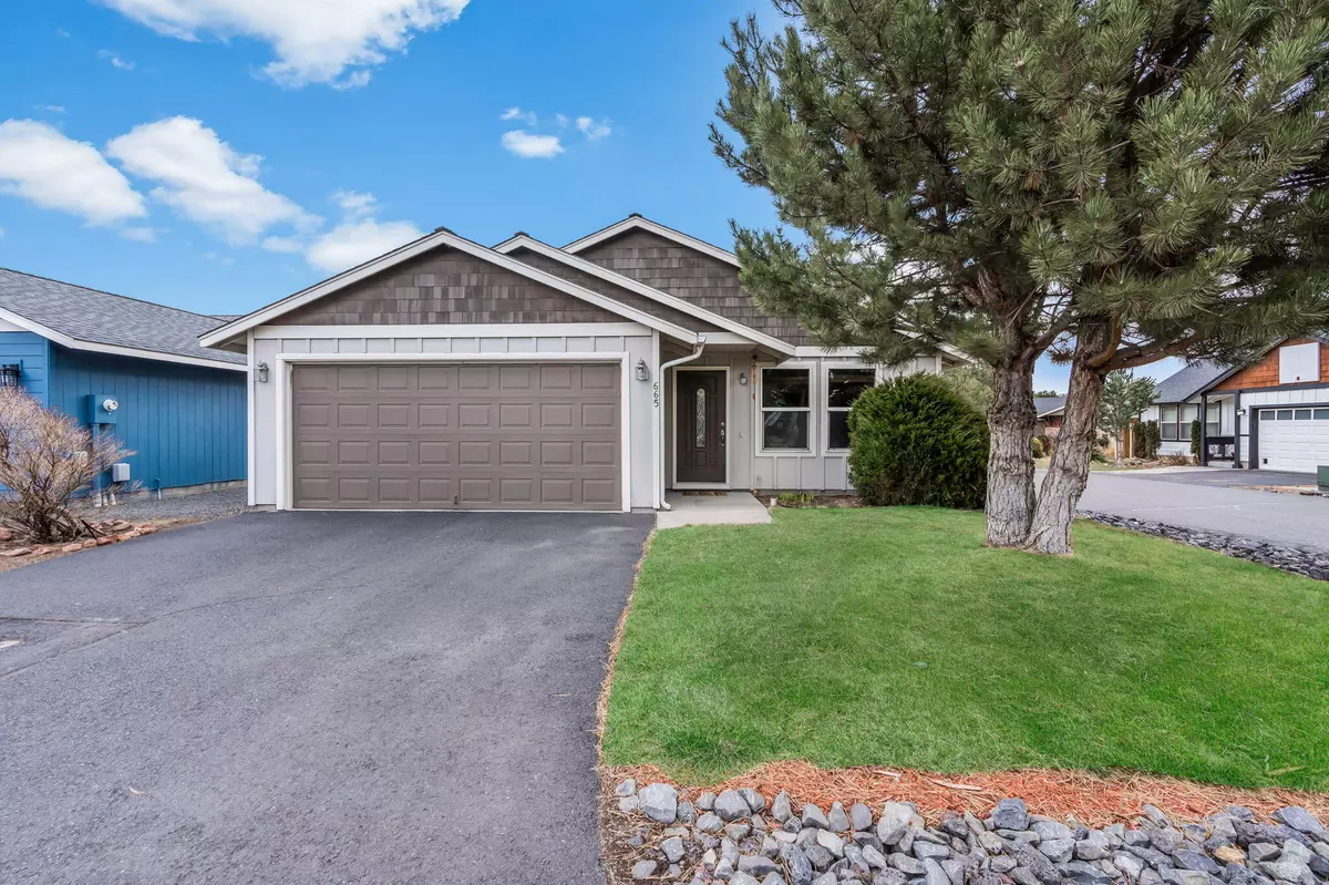 Madras, OR 97741,665 Conifer CT