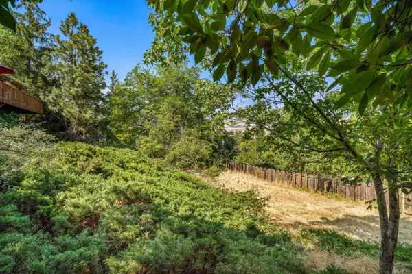 Ashland, OR 97520,516 Maple WAY