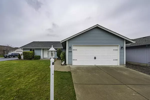 1409 Twin Rocks DR, Central Point, OR 97502