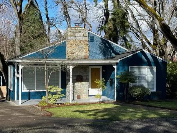 33 Berkeley WAY, Medford, OR 97504